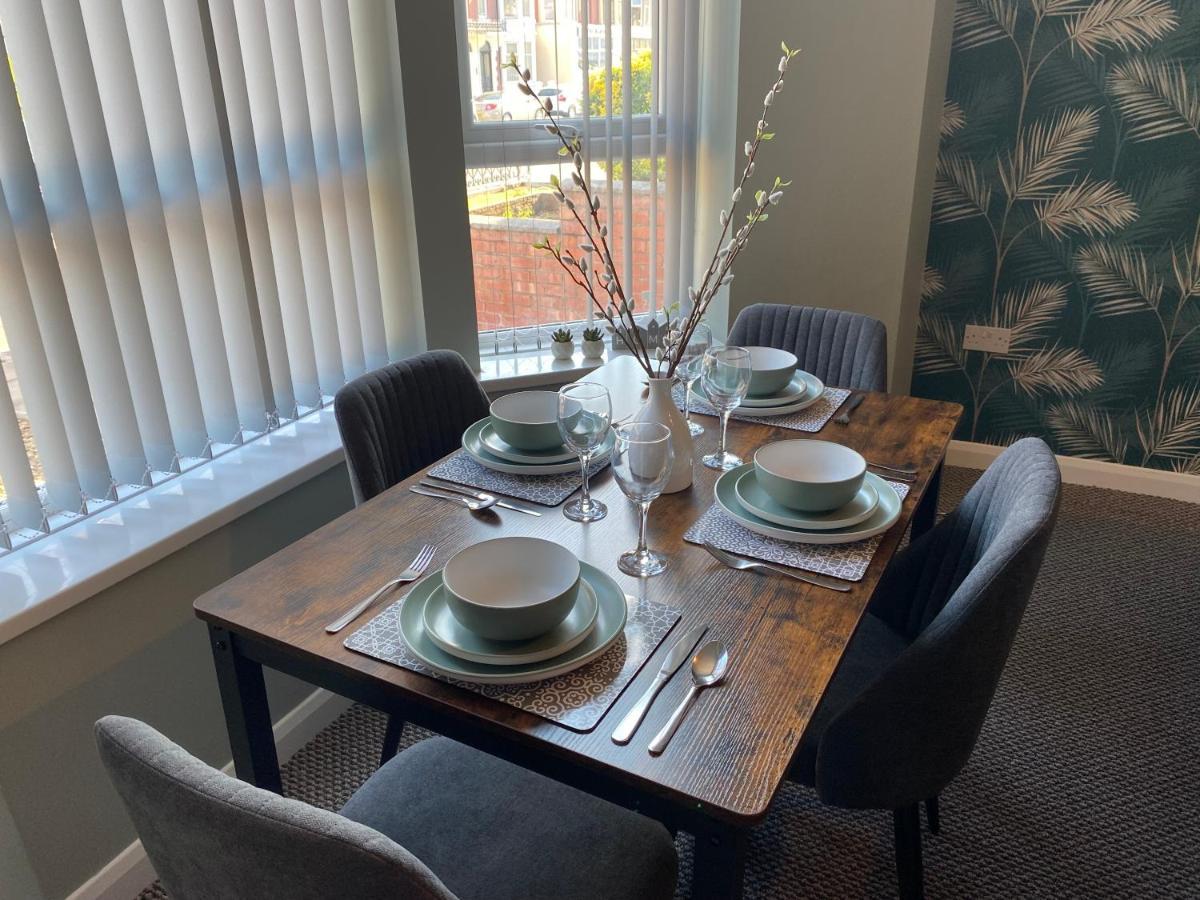 Blackpool Sleepover Apartment 1 Free Parking Sleeps 6 Εξωτερικό φωτογραφία